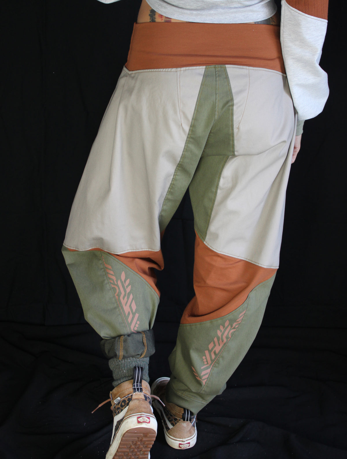 IBASHO 🖤💙🧡💚 A26 Baggy-Pan (P26) TM