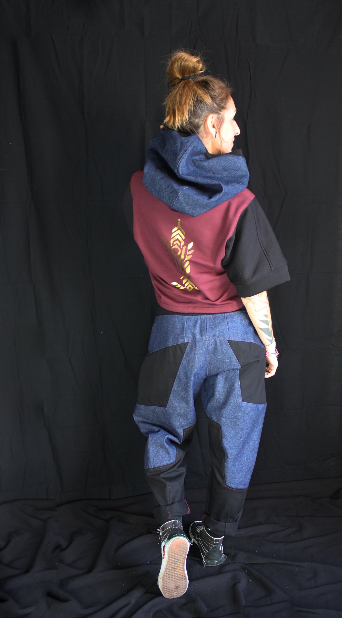 IBASHO 🖤💙🧡💚 A26 Crop fat Capuche TM