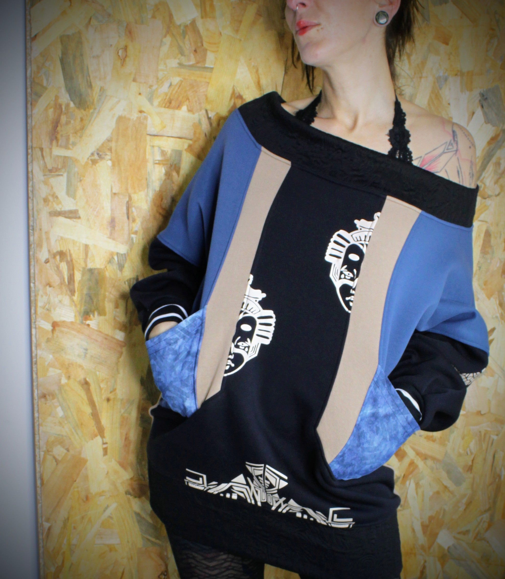 KijiBato Blue P26 Sweat/Tunique échancré  ( ᗷᗩᔕ丅ᗴ丅 A25) TM/L