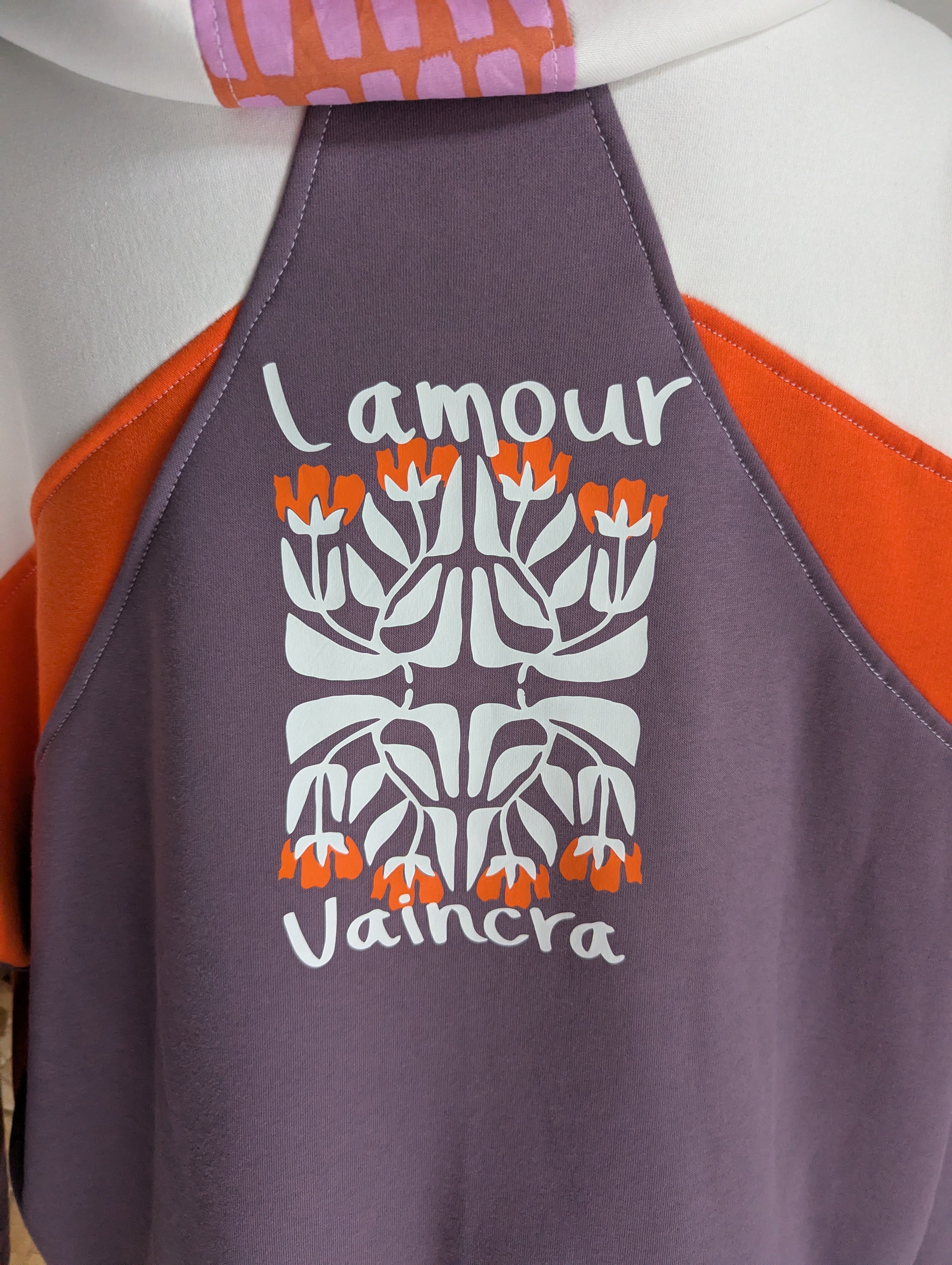 "l'Amour Vaincra" 2.0 P26 Sweat Loose/ Tunique A24 2.0 TM/L