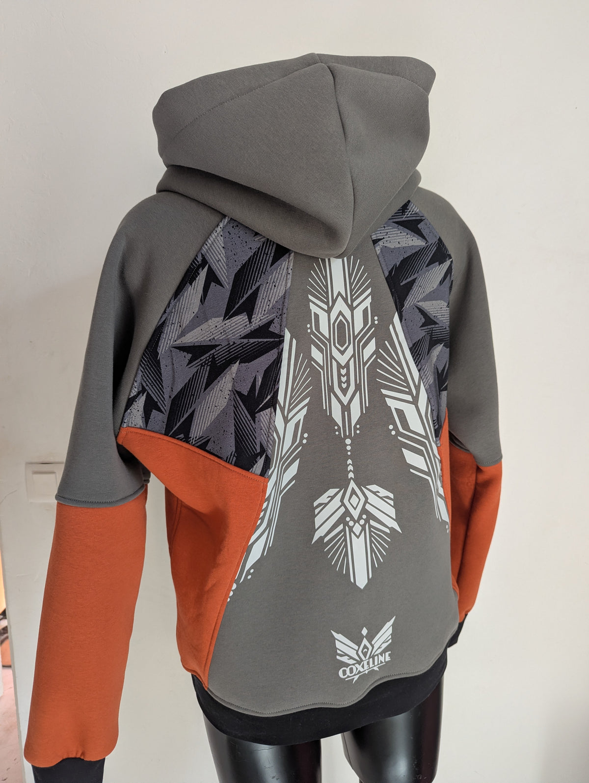 A26 🧡🩷🖤🍁👽🍁🖤🧡 Sweat TS/M