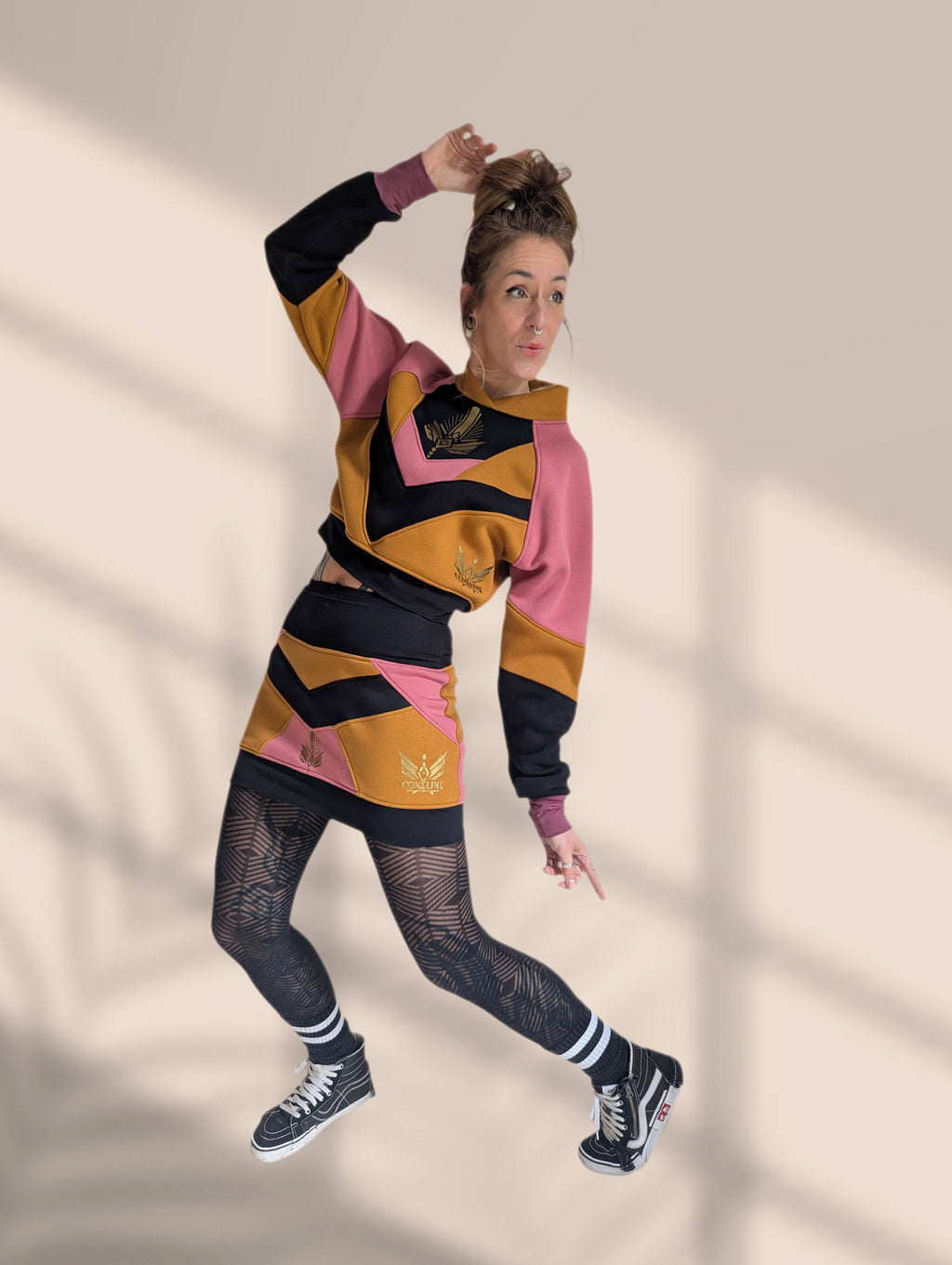A26 🧡🩷🖤🍁👽🍁🖤🩷🧡 Sweat Court TM