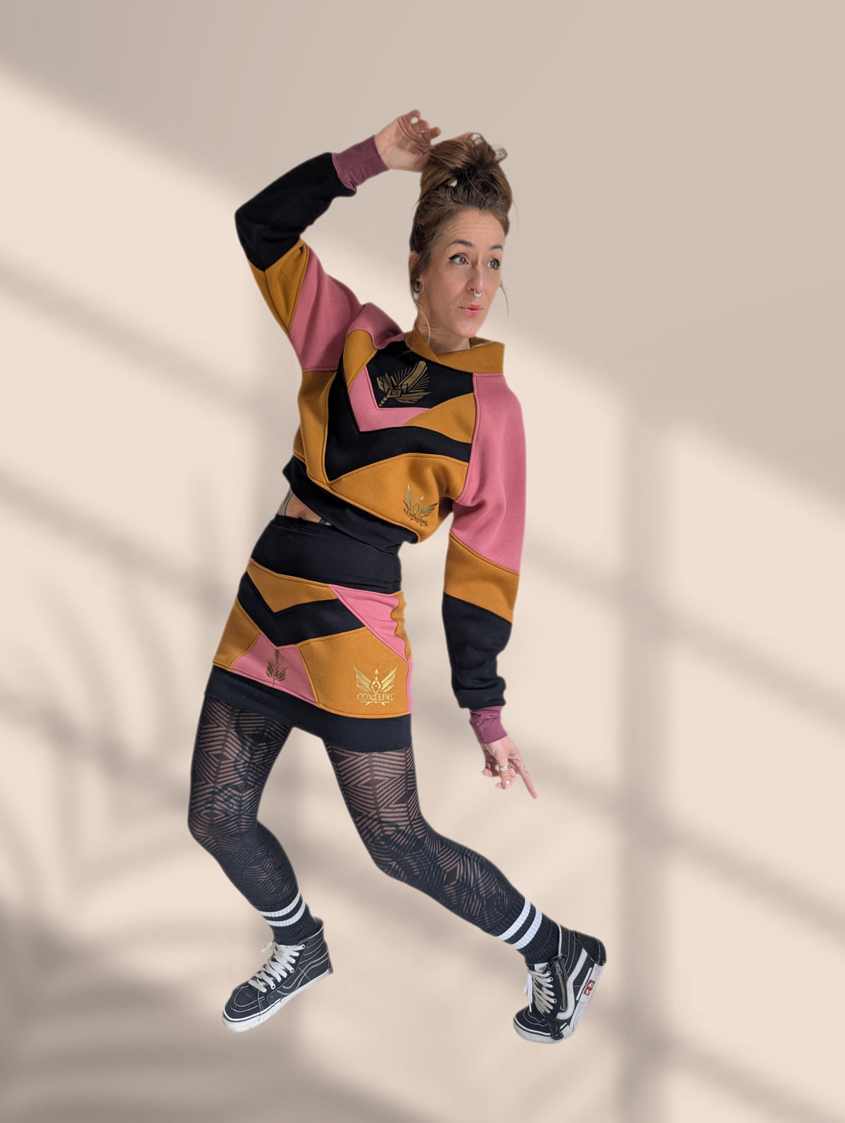 A26 🧡🩷🖤🍁👽🍁🖤🩷🧡 Sweat Court TM