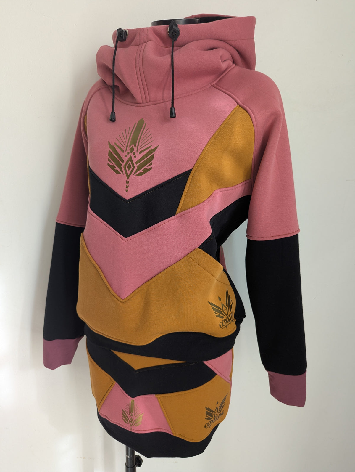 A26 🧡🩷🖤🍁👽🍁🖤🩷🧡 Sweat TM