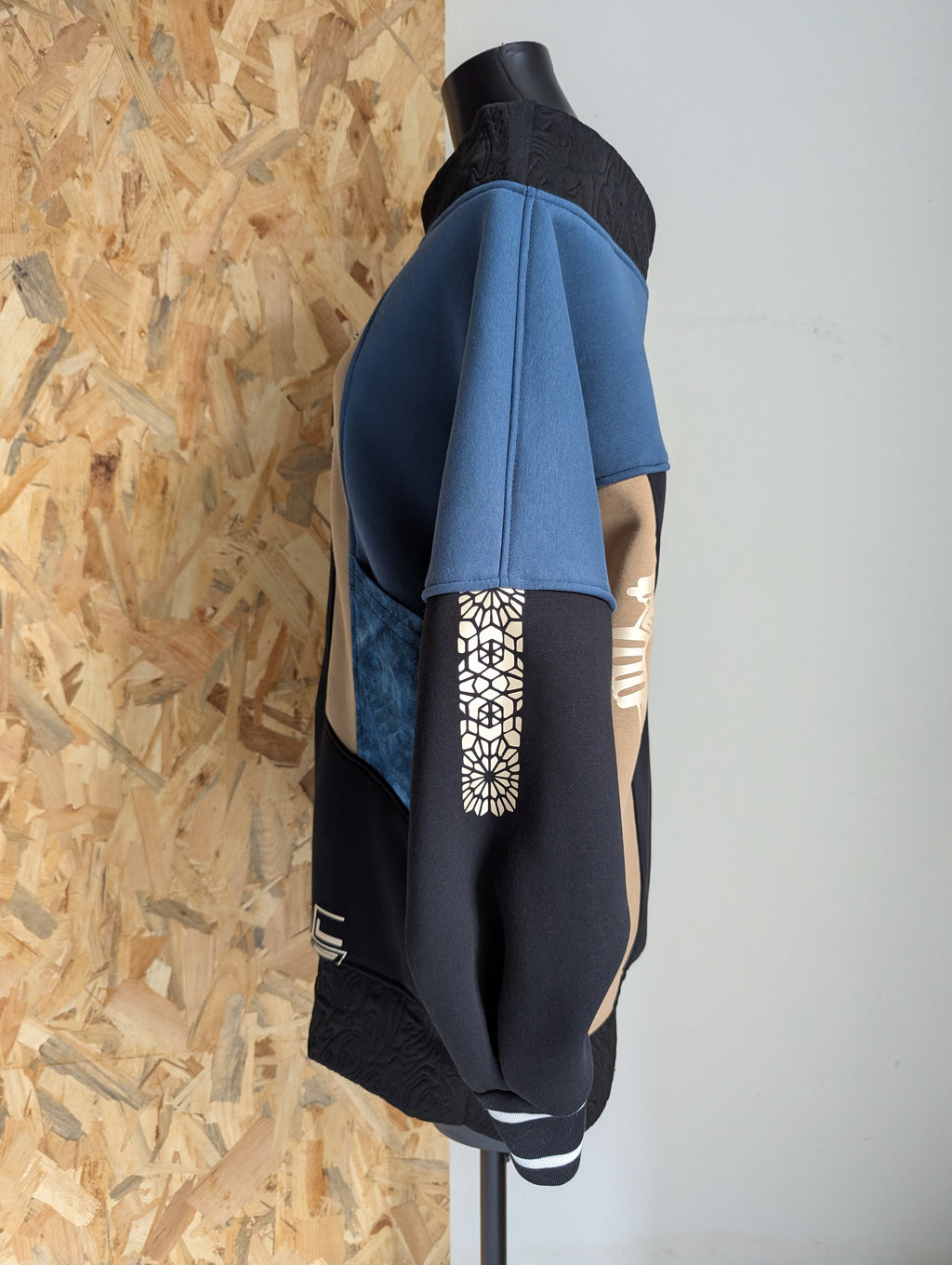 KijiBato Blue P26 Sweat/Tunique échancré  ( ᗷᗩᔕ丅ᗴ丅 A25) TM/L