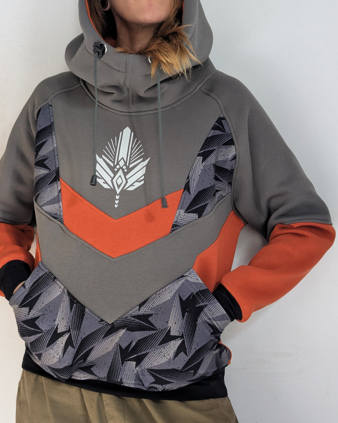 A26 🧡🩷🖤🍁👽🍁🖤🧡 Sweat TS/M