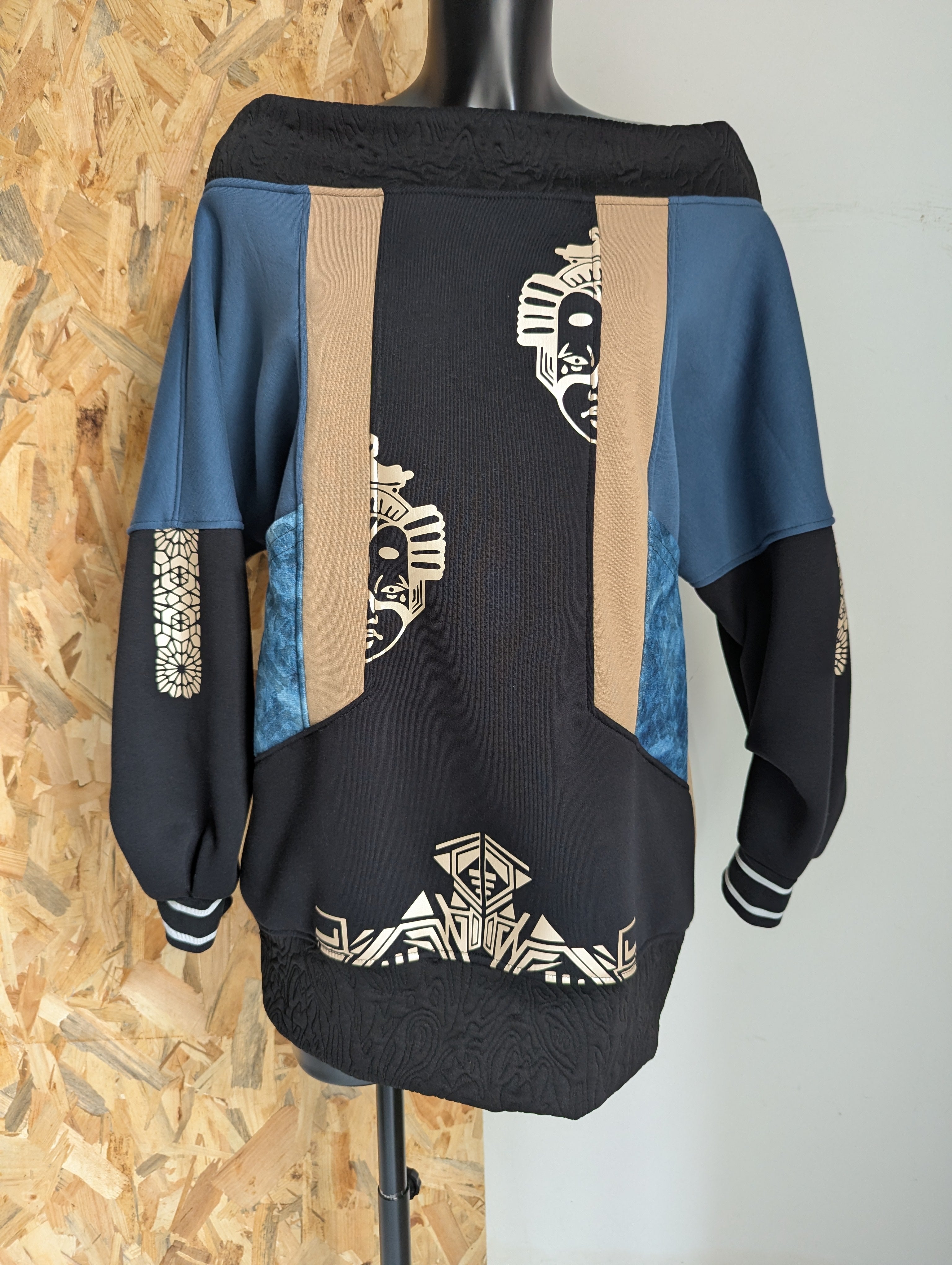 KijiBato Blue P26 Sweat/Tunique échancré  ( ᗷᗩᔕ丅ᗴ丅 A25) TM/L
