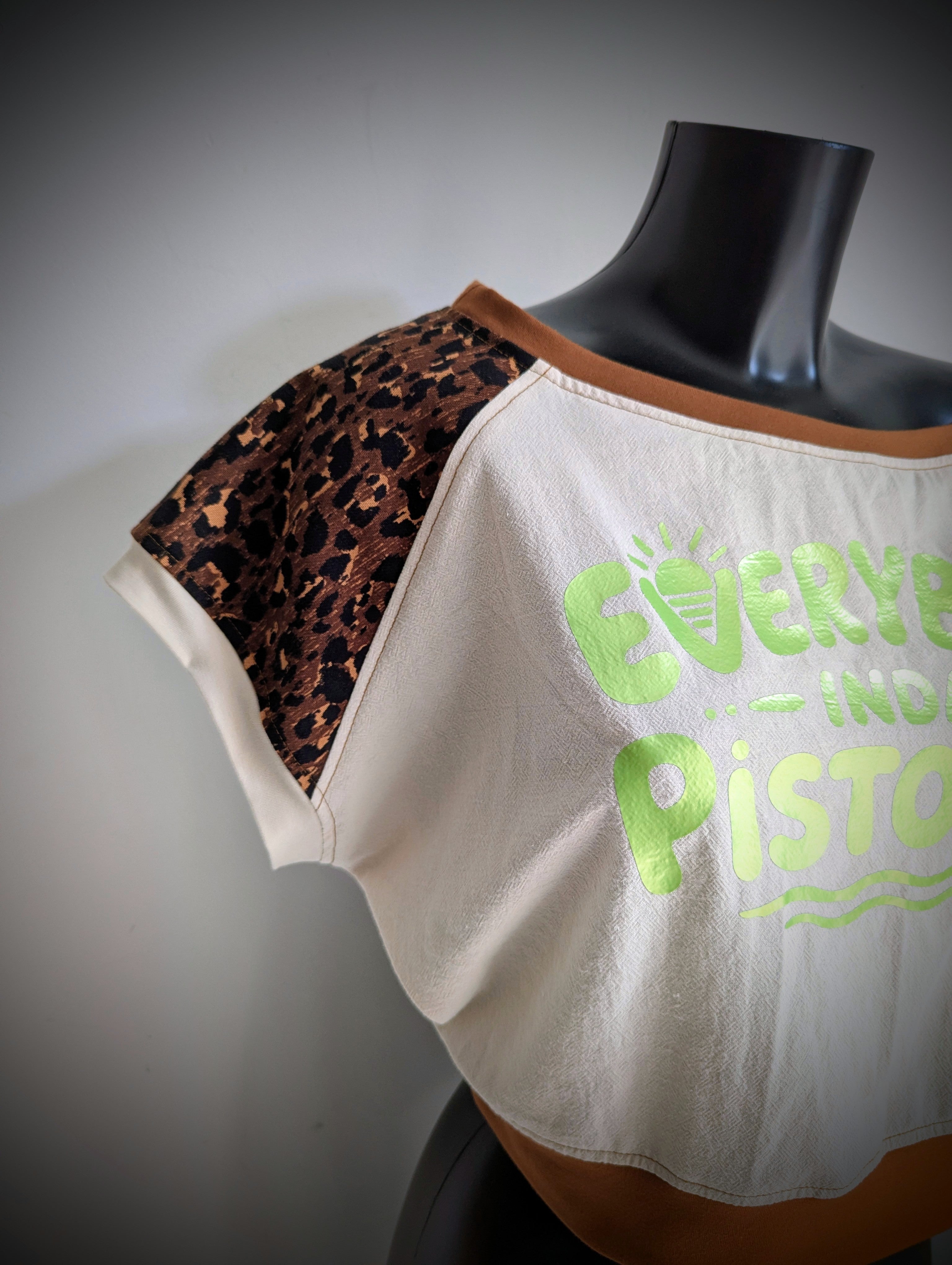 "Everybody Inda Pistoche" E26 Crop Top TS/M