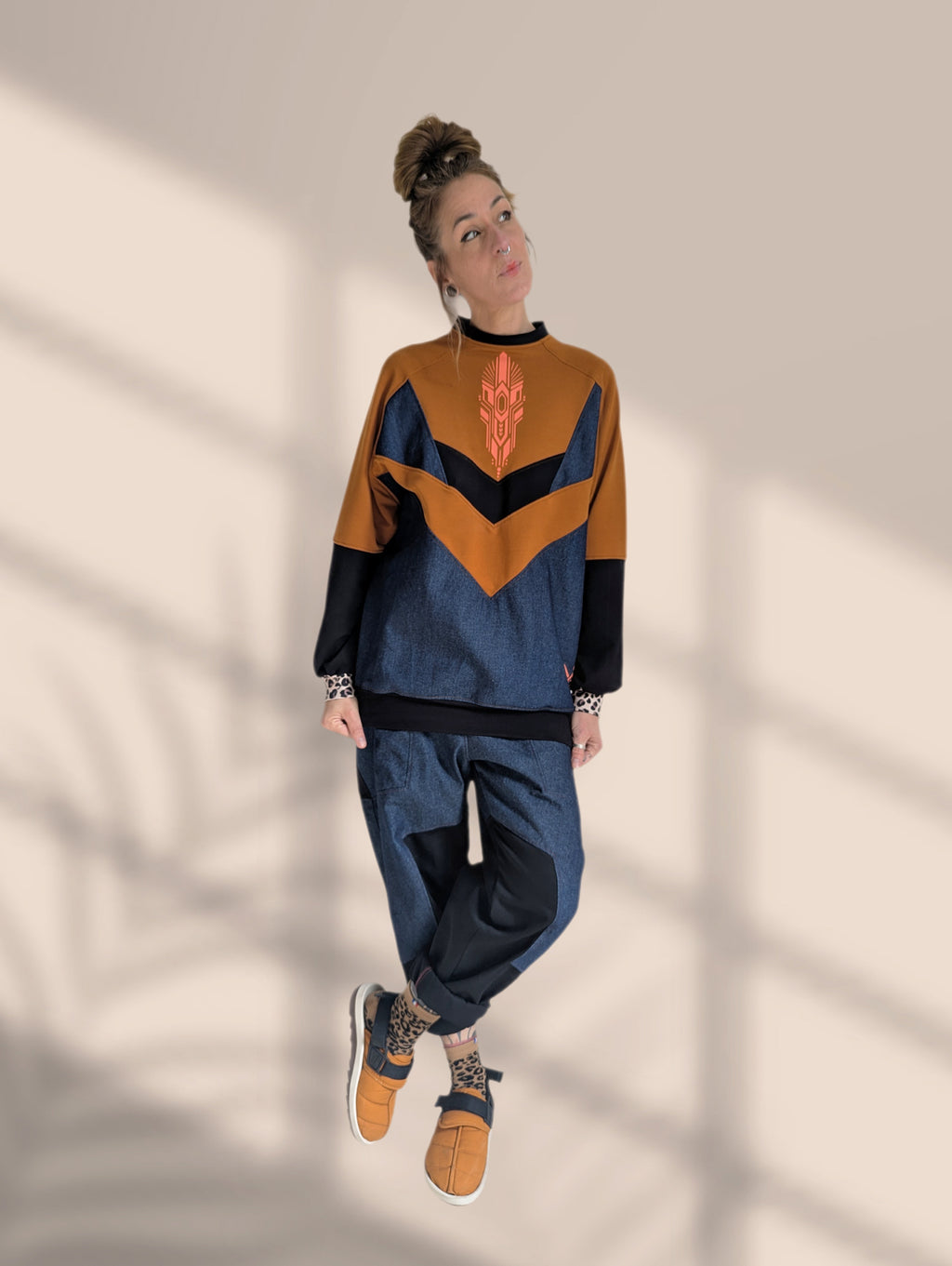 A26 🧡🩷🖤🍁👽🍁🖤🩷🧡 Tee-Shirt Long TM