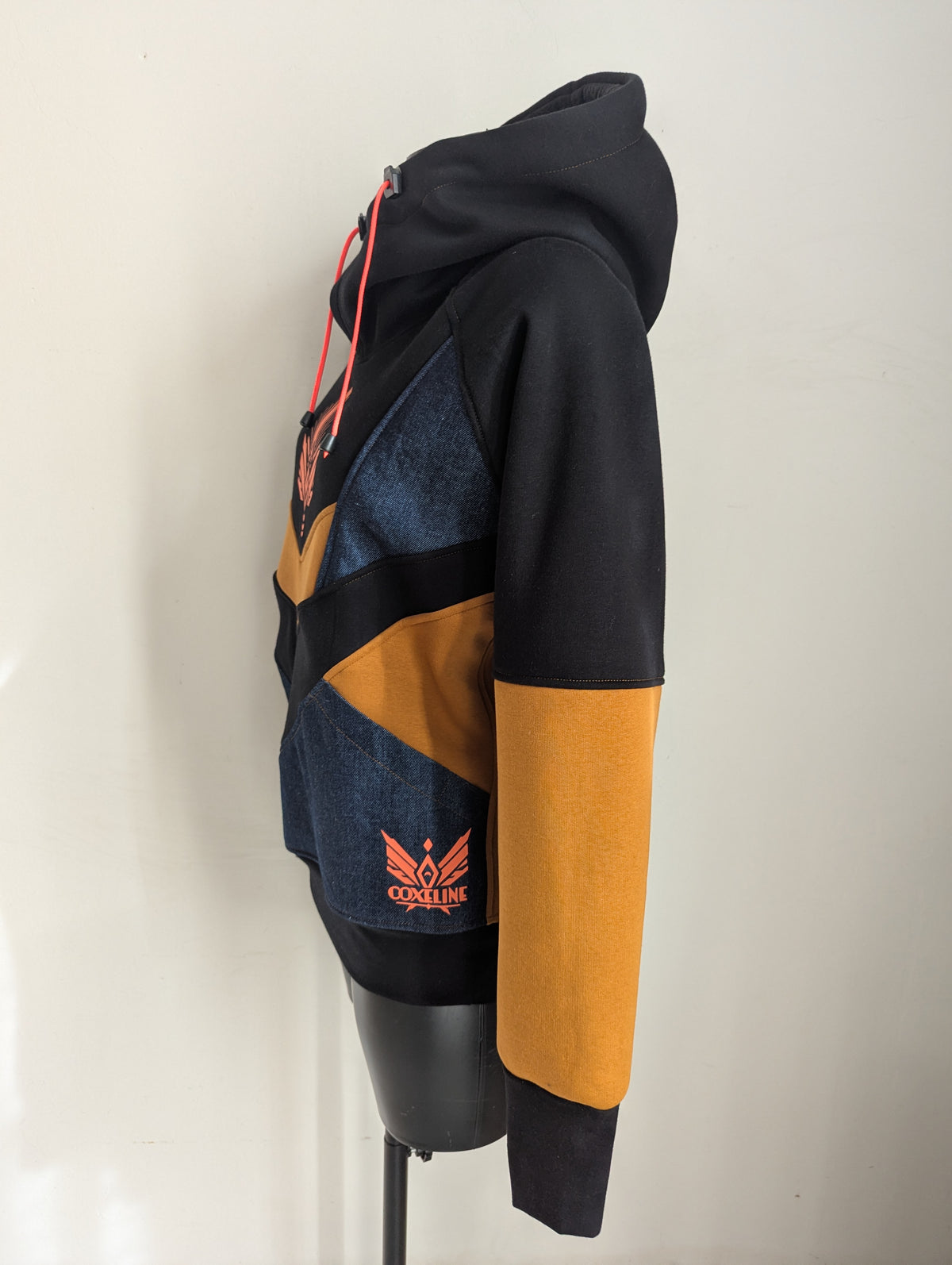 A26 🧡🩷🖤🍁👽🍁🖤🩷🧡 Sweat TM