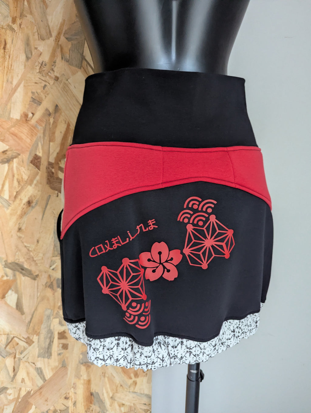 Ōkini P26 Combo Tee-Shirt Sweater "FuKuo" TM + Jupe  "KonBa" TM ( Petit L)
