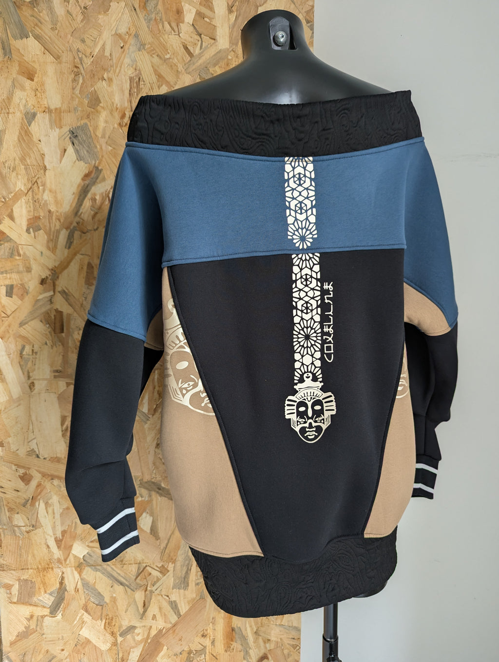 KijiBato Blue P26 Sweat/Tunique échancré  ( ᗷᗩᔕ丅ᗴ丅 A25) TM/L