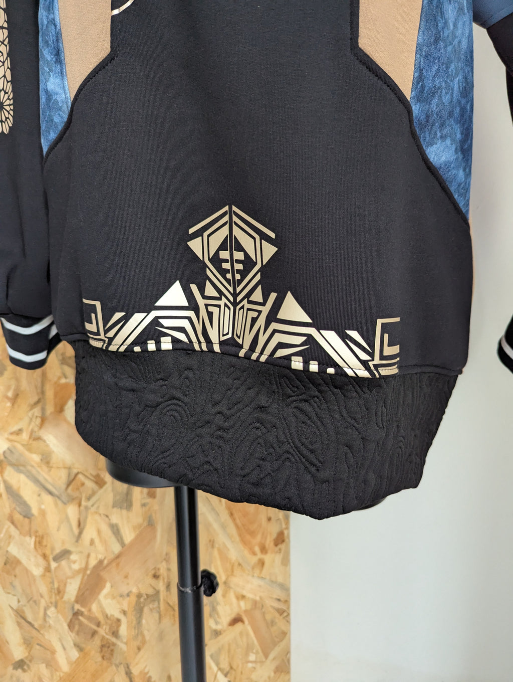 KijiBato Blue P26 Sweat/Tunique échancré  ( ᗷᗩᔕ丅ᗴ丅 A25) TM/L