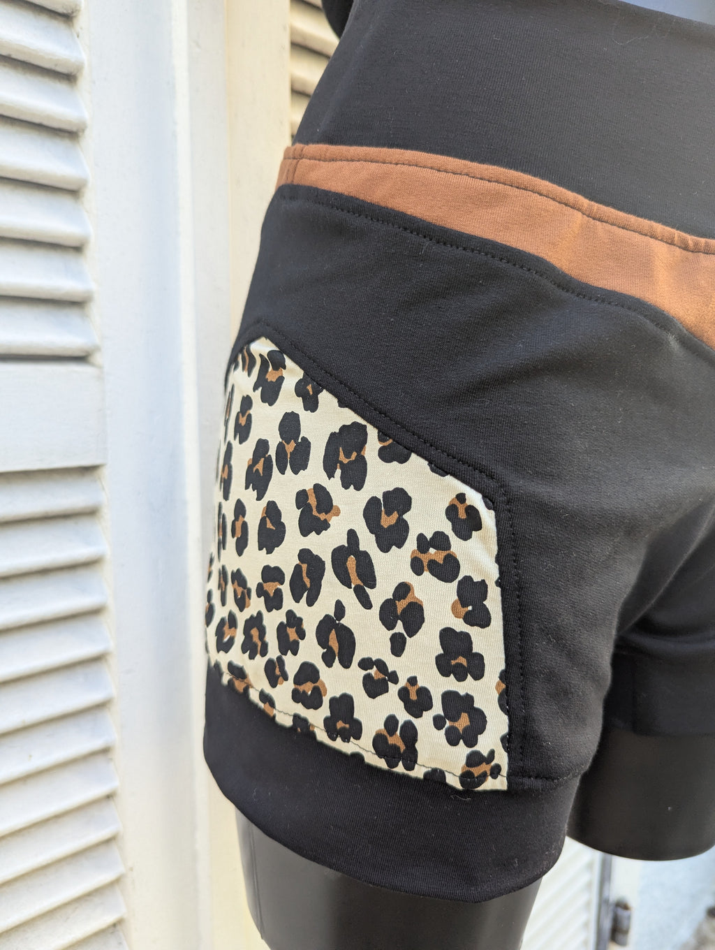 Short E20 TS/M Leo