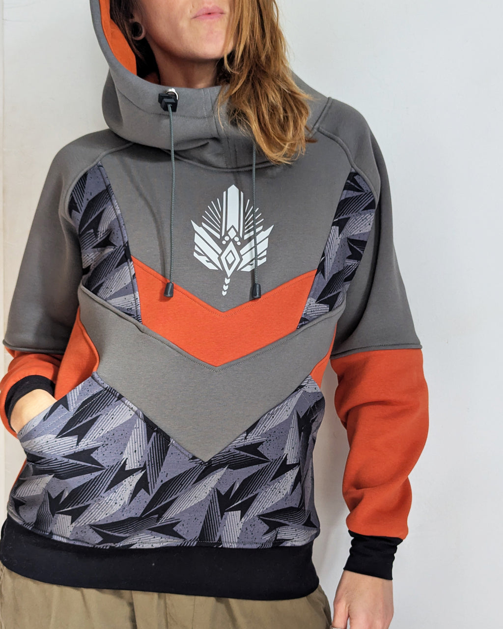 A26 🧡🩷🖤🍁👽🍁🖤🧡 Sweat TS/M